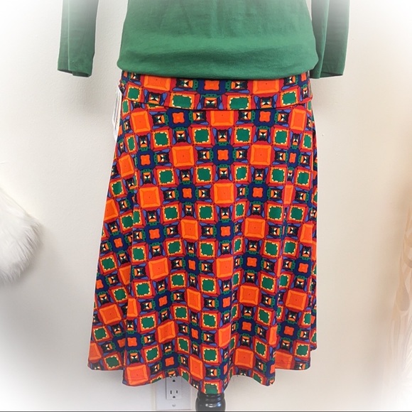 💕New with Tag Lularoe Azure Skirt💕 - Picture 8 of 9